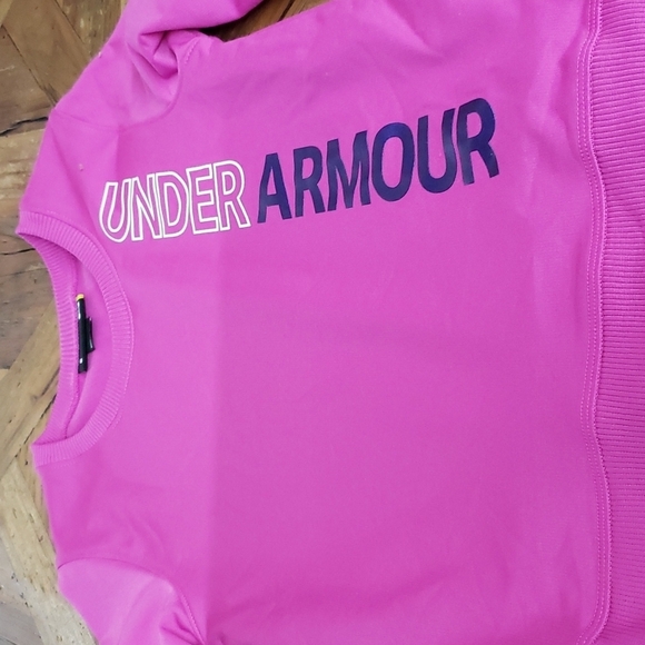 UNDER Armour Hot Pink Top - Picture 2 of 3